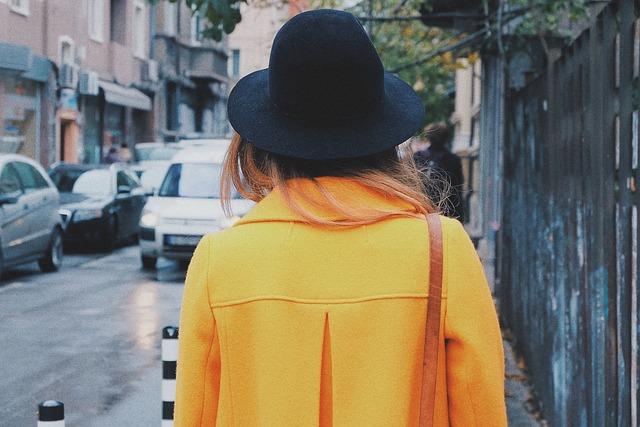Exploring ⁣the Design Ideology Behind the COS Oversized Wool ⁤Coat