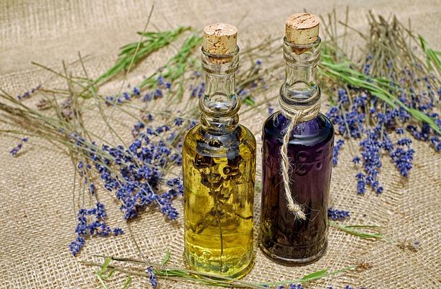 Potential ⁢Health Benefits​ and‍ Risks of MCT Oil​ in Active Lifestyles