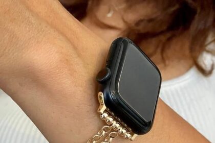 Apple Watch Hermès Grand H Band: Engineering Meets Equestrian Heritage