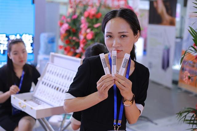 Understanding the Benefits of RéVive hydrogel Moisturiser for Sensitive Skin
